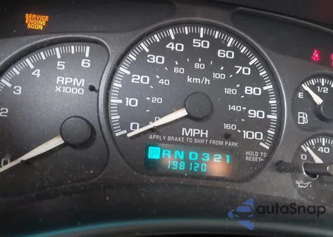 2002 Chevrolet Silverado 1500 Ls z USA, uszkodzony, nr VIN 2GCEK19T621304248